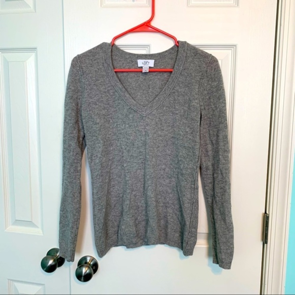 Loft by Ann Taylor cashmere sweater size small light gray
